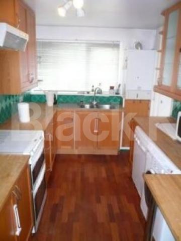 			GREAT LOCATION!!!, 3 Bedroom, 1 bath, 1 reception Flat			 Muswell Ave, MUSWELL HILL N10